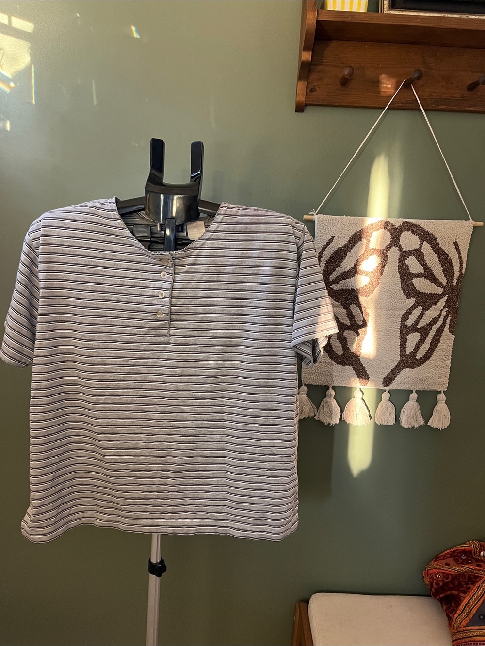 Erika & Co Boxy Fit 90s Vintage Striped Short Sleeve Henley Top - Gray & White